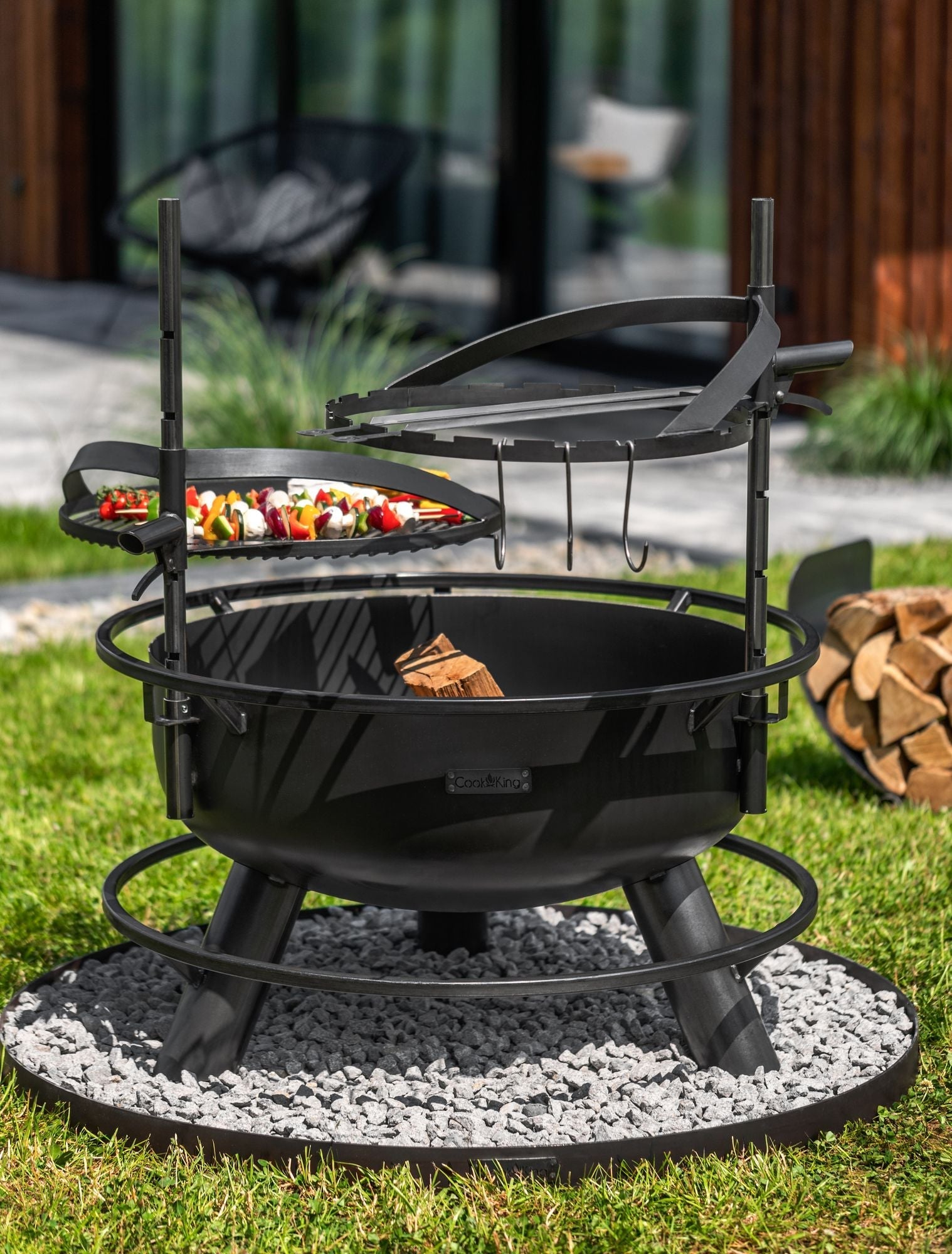 Multifunktionale Feuerschale „BANDITO“ – mit drehbarem Grillrost